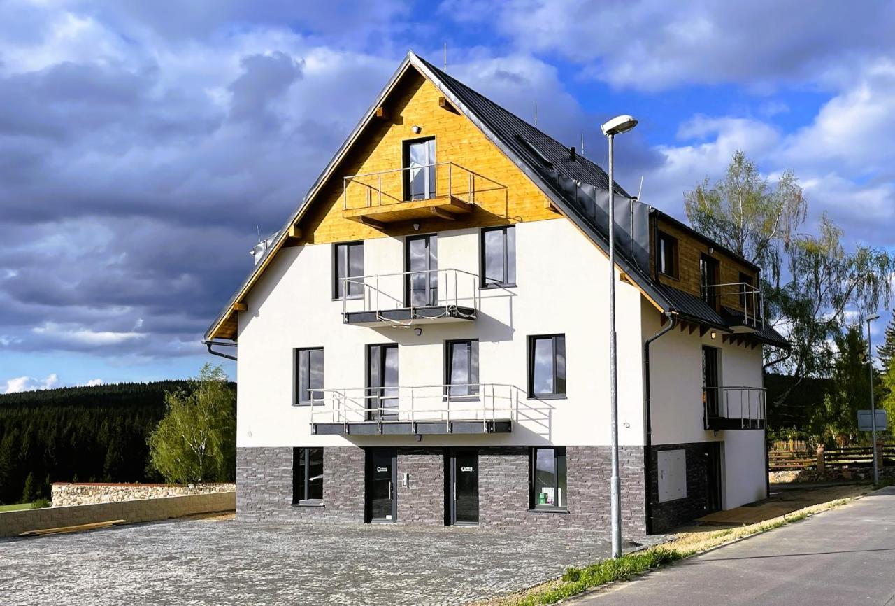 Apartman Plesivec U Sjezdovky アベルタミ エクステリア 写真